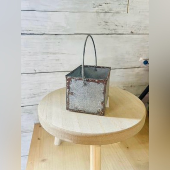 *Washed Tin Mini Catch All - Picture 8 of 10